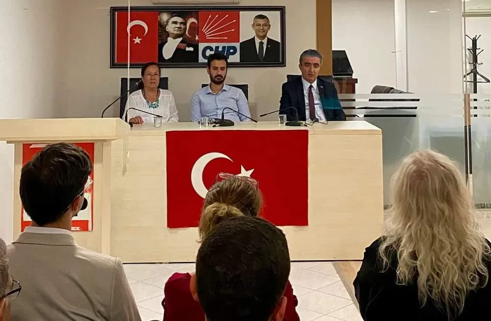 Bayrampaşa Belediye Başkanı Hasan Mutlu, CHP İlçe Yönetimi ile Bir Araya Geldi