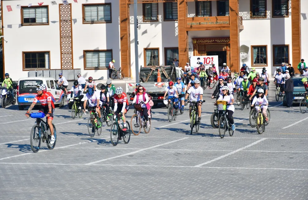 Manisa Yunusemre’de 101 Kilometre Pedal: Cumhuriyet Coşkusu Yollarda Yaşandı