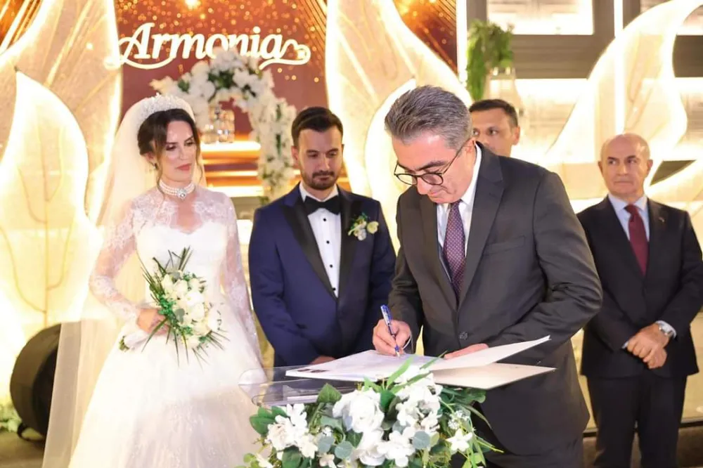 CHP Bayrampaşa İlçe Başkanı Alican Çam ve CHP Meclis Üyesi Seda Türkoğlu Evlendi