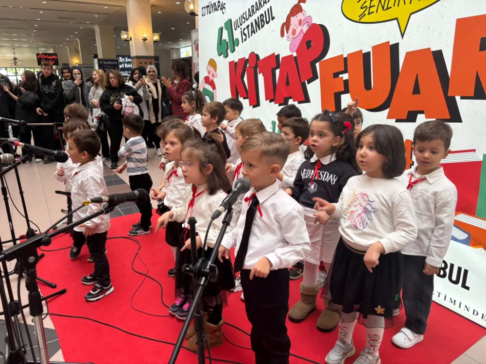 Bayrampaşalı Miniklerden Kitap Fuarına Neşeli Konser