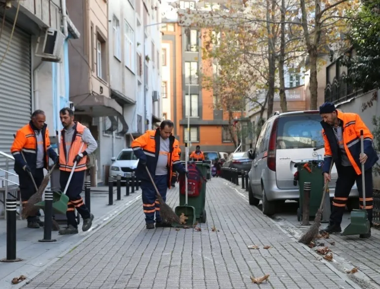 Bayrampaşa’da Temizlik Seferberliği: Cadde ve Sokaklar Pırıl Pırıl