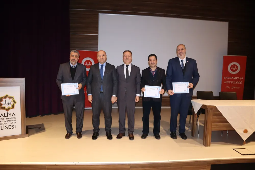 Kaymakam Abdullah Çiftçi ve Müftü Recep Eren’den Bayrampaşa’da Başarıya Anlamlı Ödül