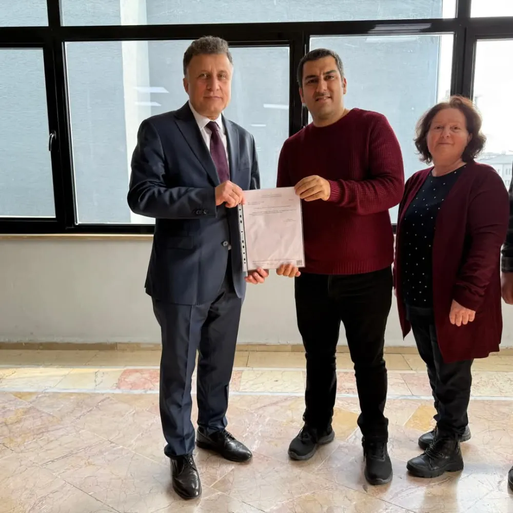 AK Parti Bayrampaşa İlçe Başkanı Mehmet Acar Mazbatasını Aldı, Hedeflerini Açıkladı. 