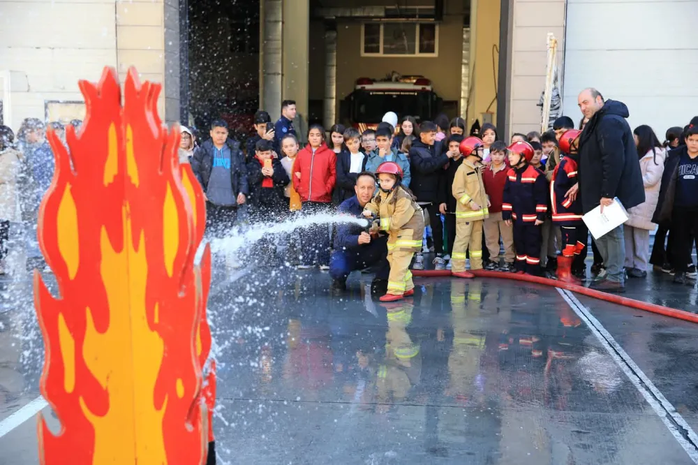 Bayrampaşa’da Minik İtfaiyeciler: Hem Öğrendiler Hem Eğlendiler