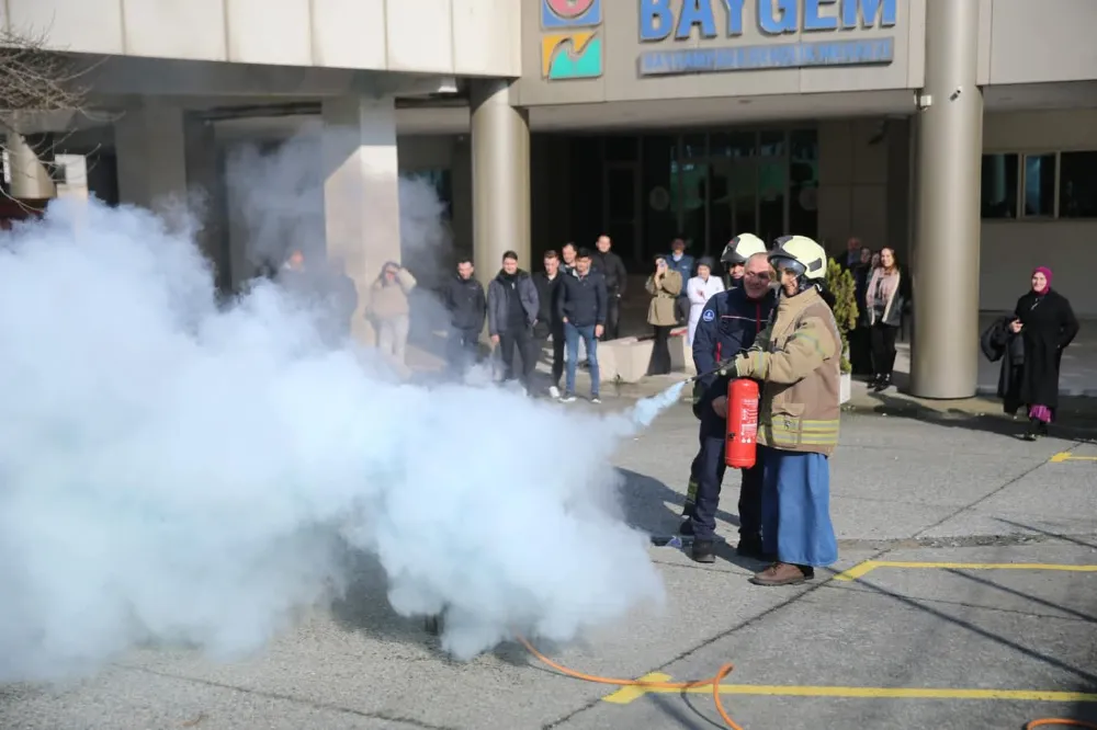 Bayrampaşa Belediyesi ve İtfaiye, Deprem ve Yangın Tatbikatı Düzenledi