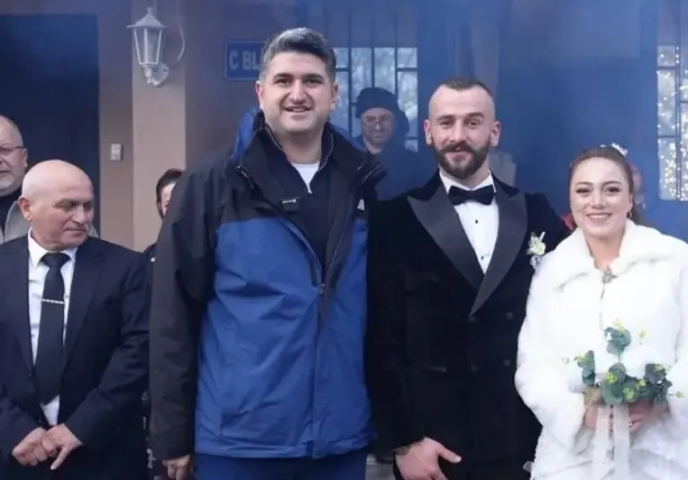 Ataşehir’de Kar Timi Seferber Oldu: Düğün Yolunu Açtılar!