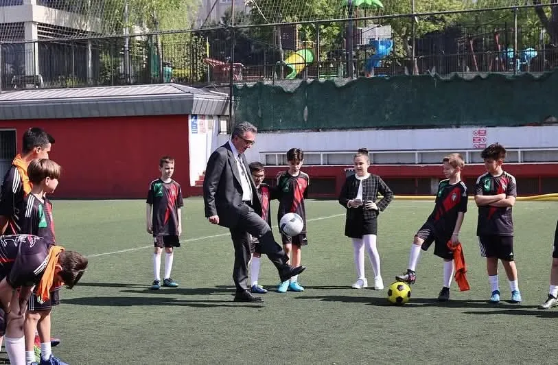 23 Nisan Öncesi Başkan Mutlu’dan Anlamlı Ziyaret