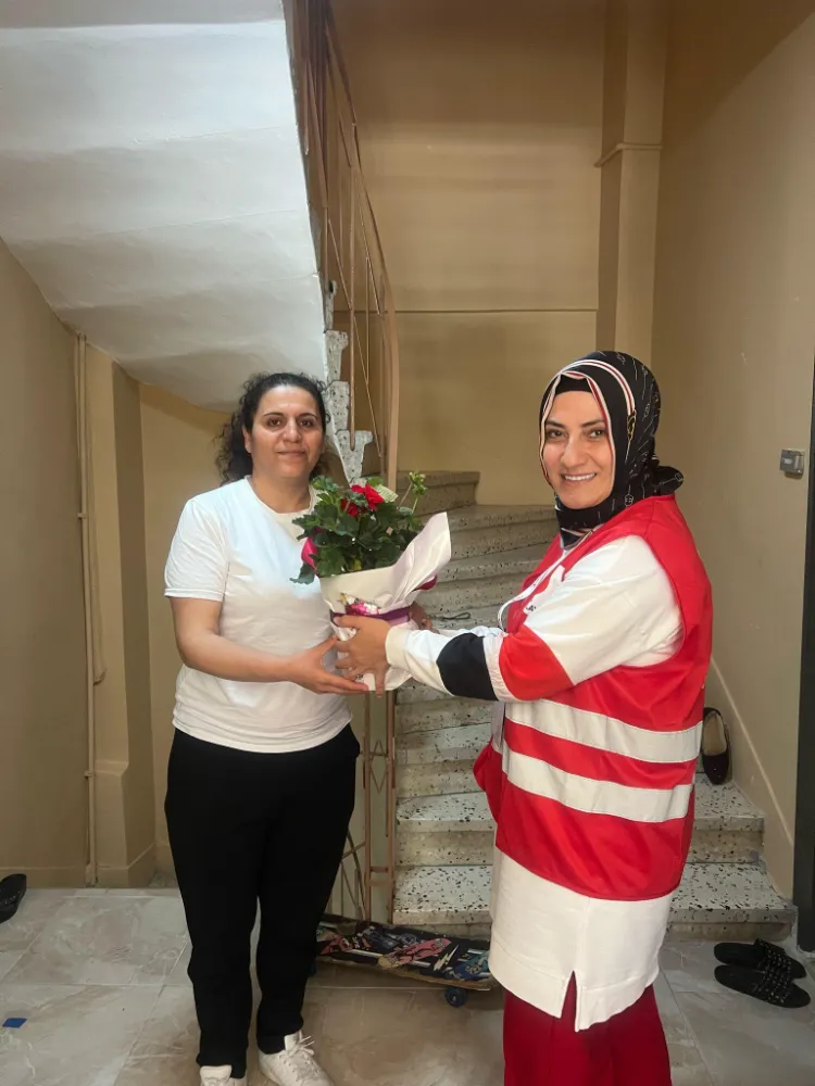 Kızılay Bayrampaşa’dan Duygu Yüklü Anneler Günü Ziyaretleri