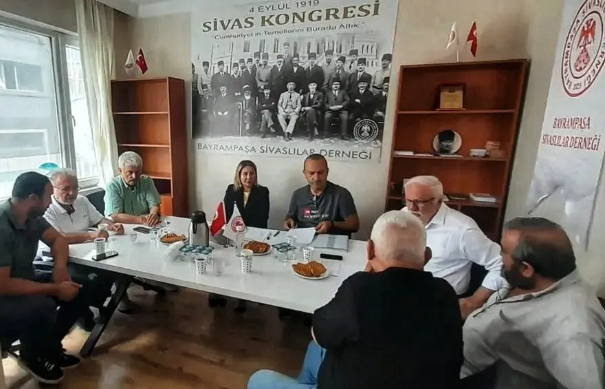 Bayrampaşa Sivaslılar Derneği’nden Yoğun Katılımlı İstişare Toplantısı