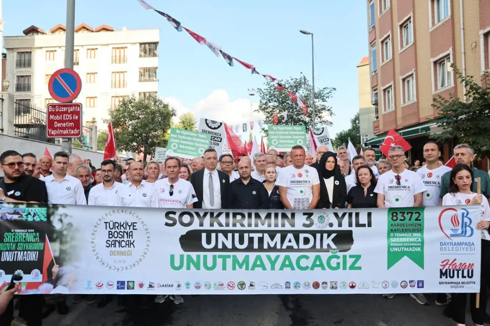 Bayrampaşa’da Srebrenica İçin Sessiz Adımlar: Binlerce Kişi Soykırımı Unutturmamak İçin Yürüdü