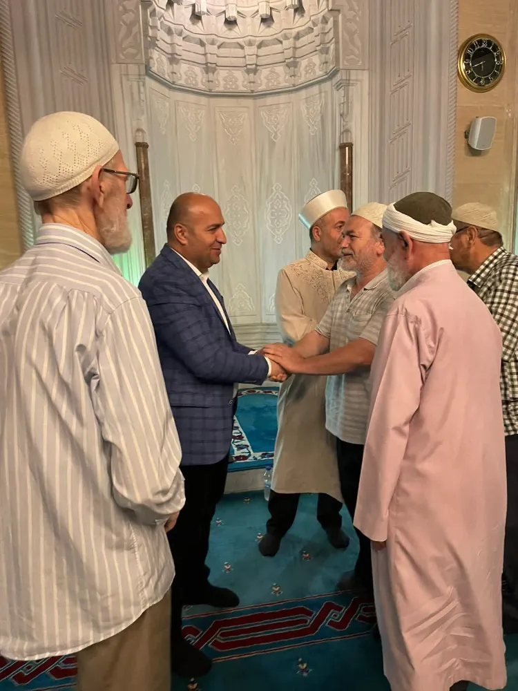 Kaymakam Çiftçi ve Müftü Eren, Vatan Camii’nde Sabah Namazında Şehitler İçin Dua Etti.