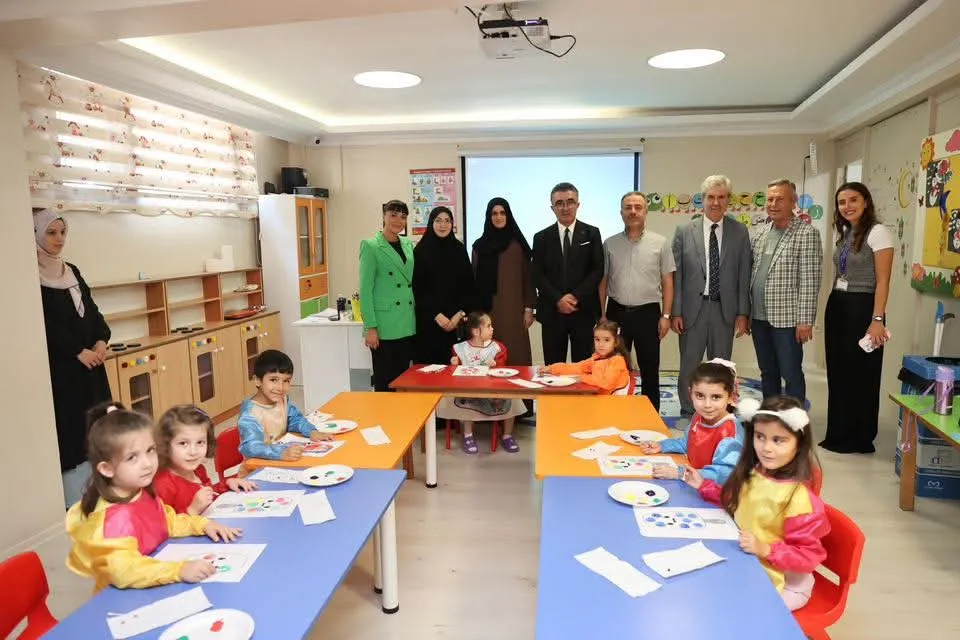 Başkan Hasan Mutlu ve Müftü Recep Eren, Kocatepe Camii 4-6 Yaş Kur’an Kursu’nu ziyaret etti.